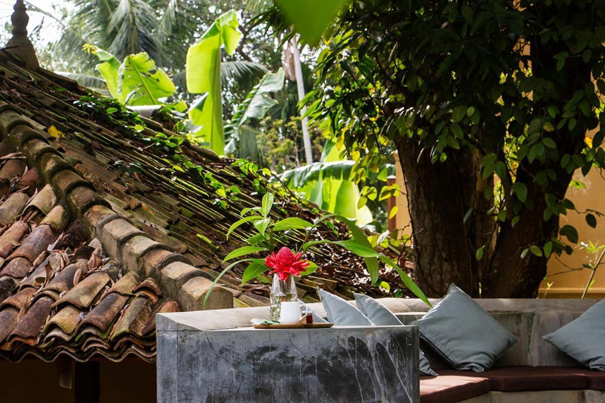 Sri Yoga Shala Bed and Breakfast Unawatuna Exteriör bild